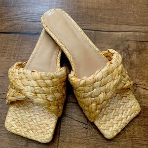 Raffia Flats